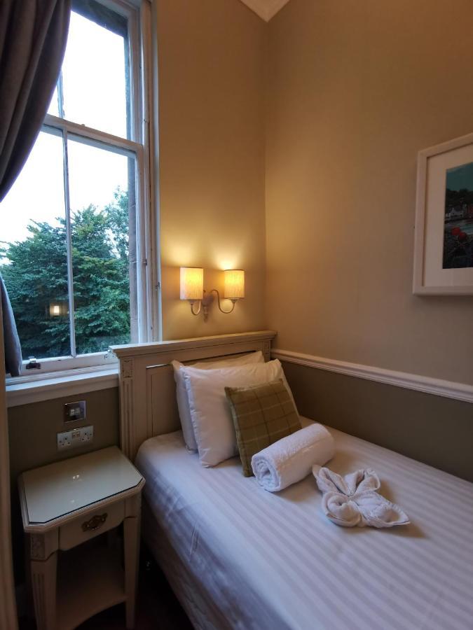 The Haymarket Lairg Hotel Единбург Екстер'єр фото
